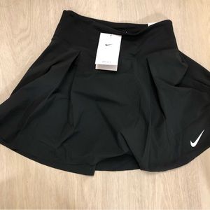 NWT Nike black tennis skort